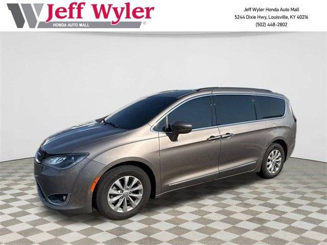 2017 Chrysler Pacifica Touring L — Minivan — 119,382 mi — Louisville, KY