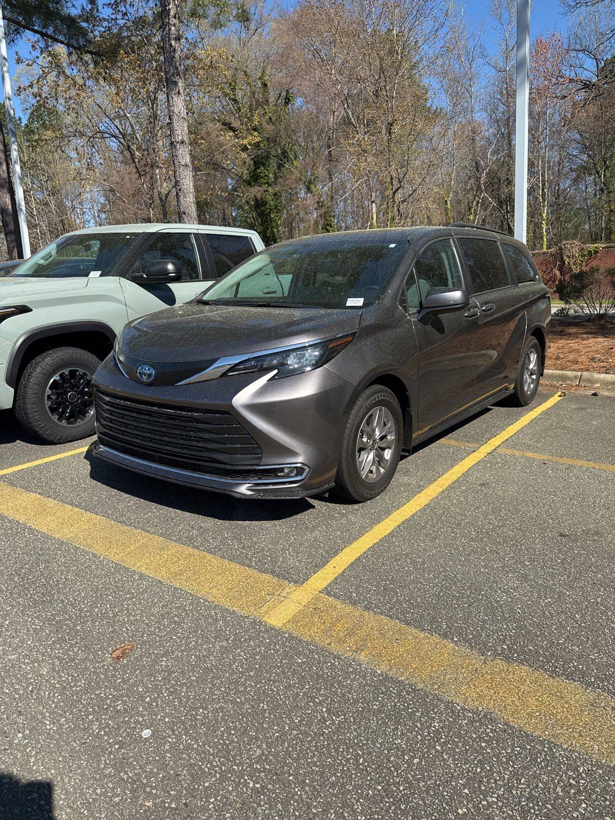 2024 Toyota Sienna XLE — Minivan — 20,637 mi — Durham, NC