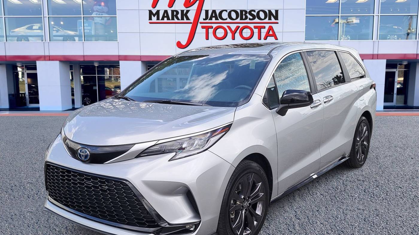 2024 Toyota Sienna XSE — Minivan — 15,689 mi — Durham, NC