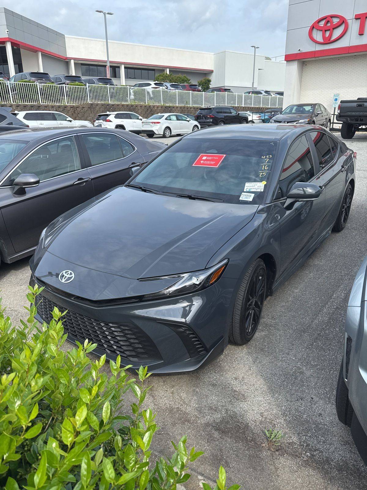 2025 Toyota Camry SE — Sedan — 19,324 mi — Durham, NC
