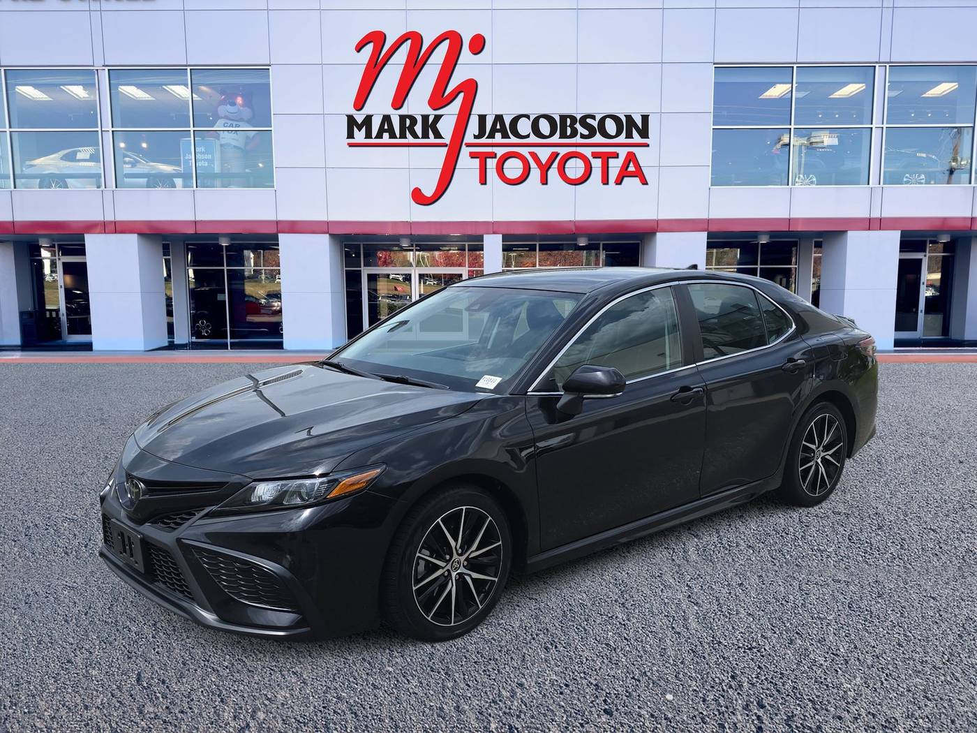 2023 Toyota Camry SE — Sedan — 62,458 mi — Durham, NC