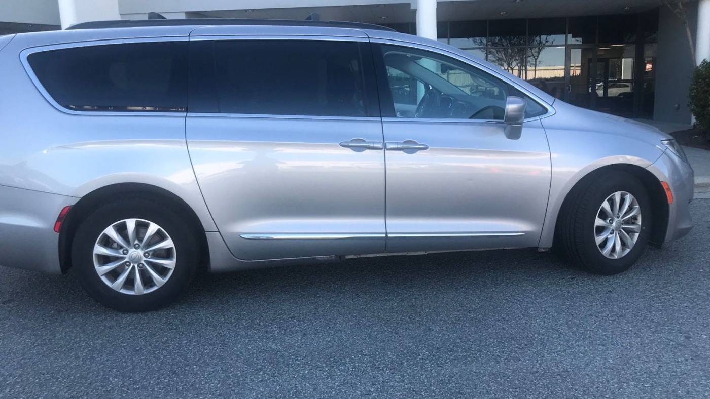 2017 Chrysler Pacifica Touring L — Minivan — 102,734 mi — Durham, NC