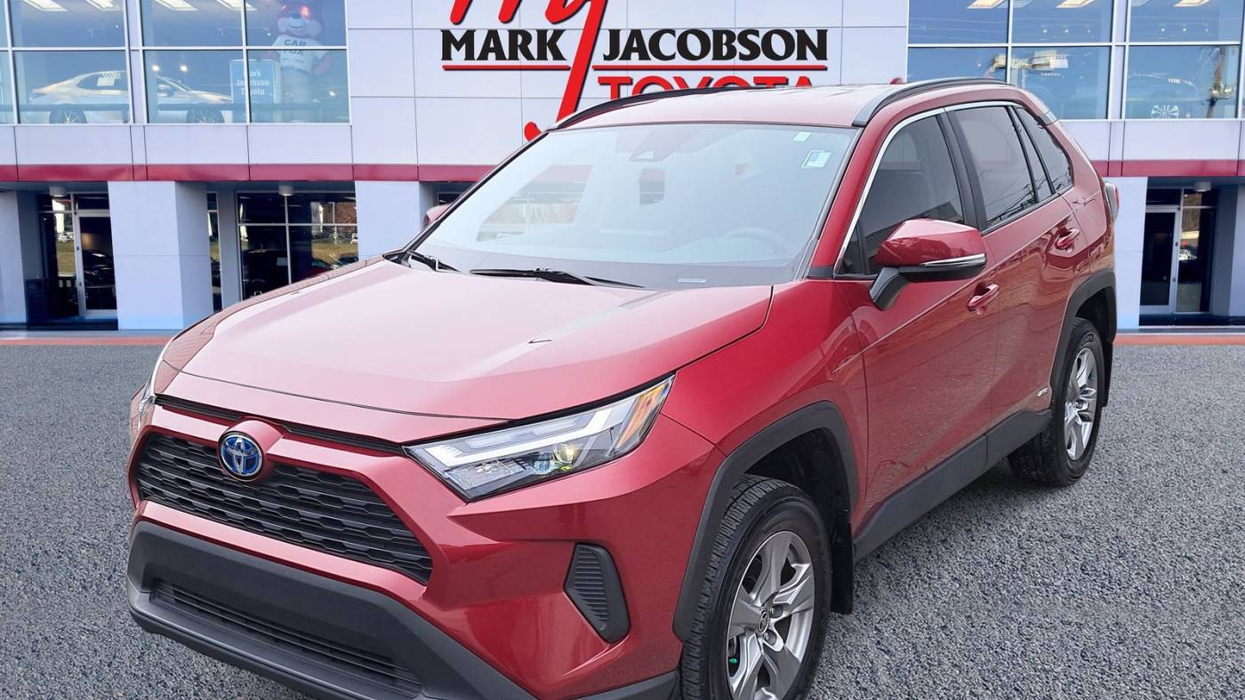 2024 Toyota RAV4 Hybrid XLE — SUV — 33,104 mi — Durham, NC