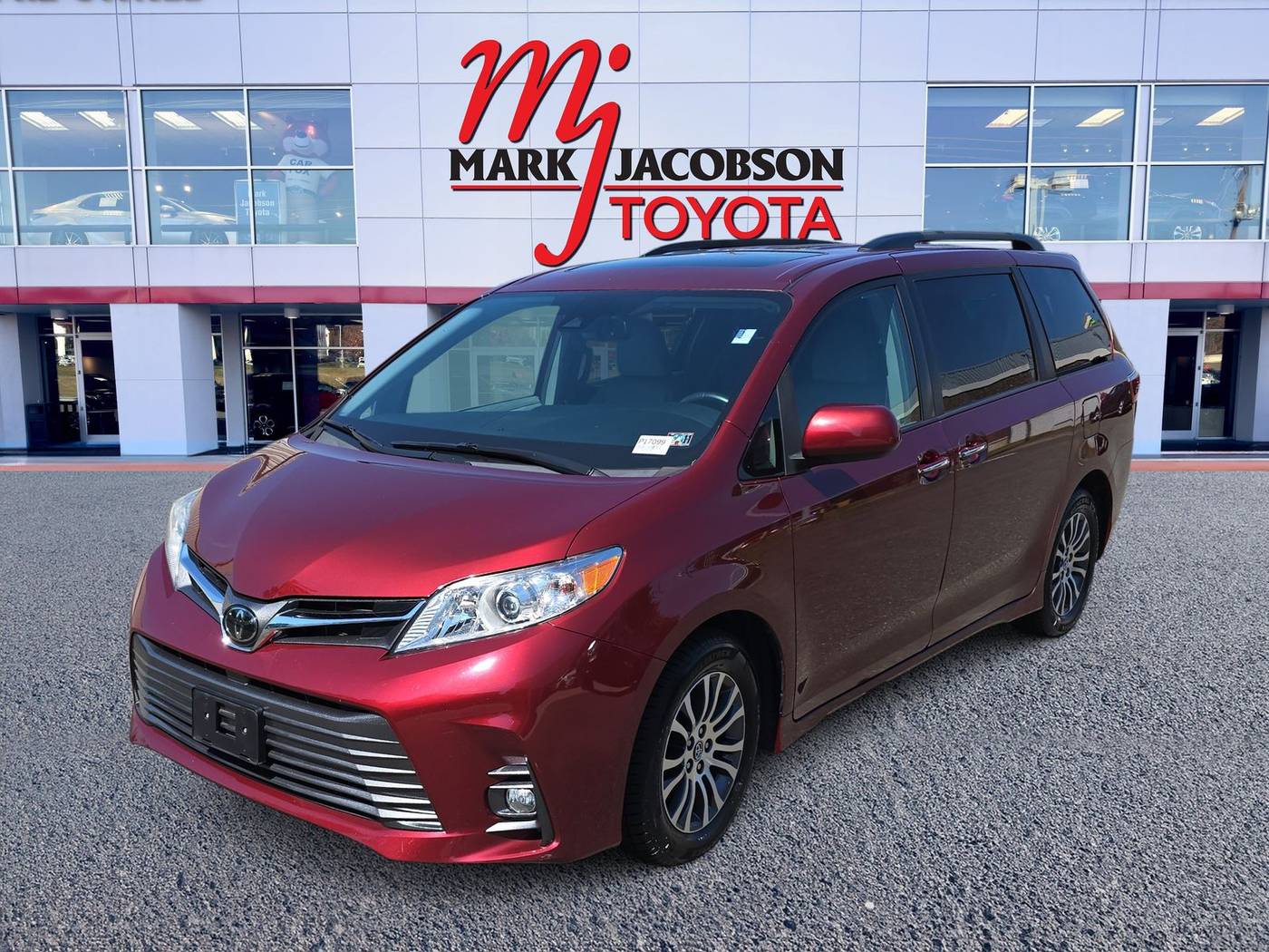 2019 Toyota Sienna L — Minivan — 62,167 mi — Durham, NC