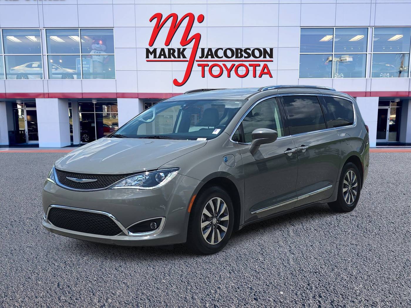 2020 Chrysler Pacifica Hybrid Touring L — Minivan — 57,047 mi — Durham, NC