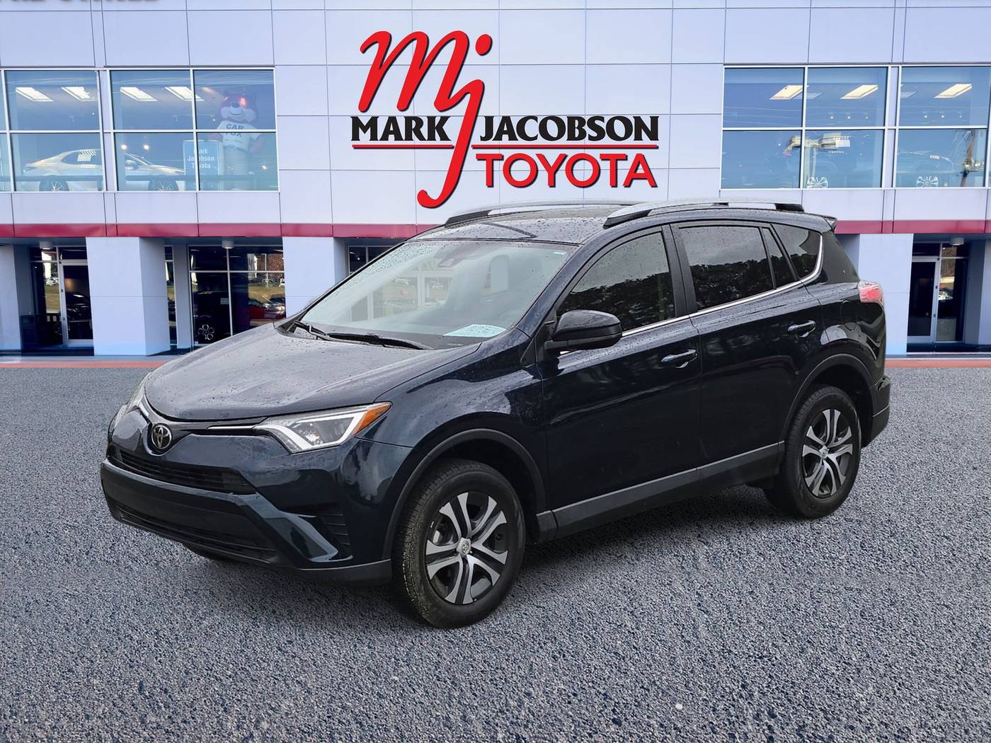2017 Toyota RAV4 LE — SUV — 120,470 mi — Durham, NC