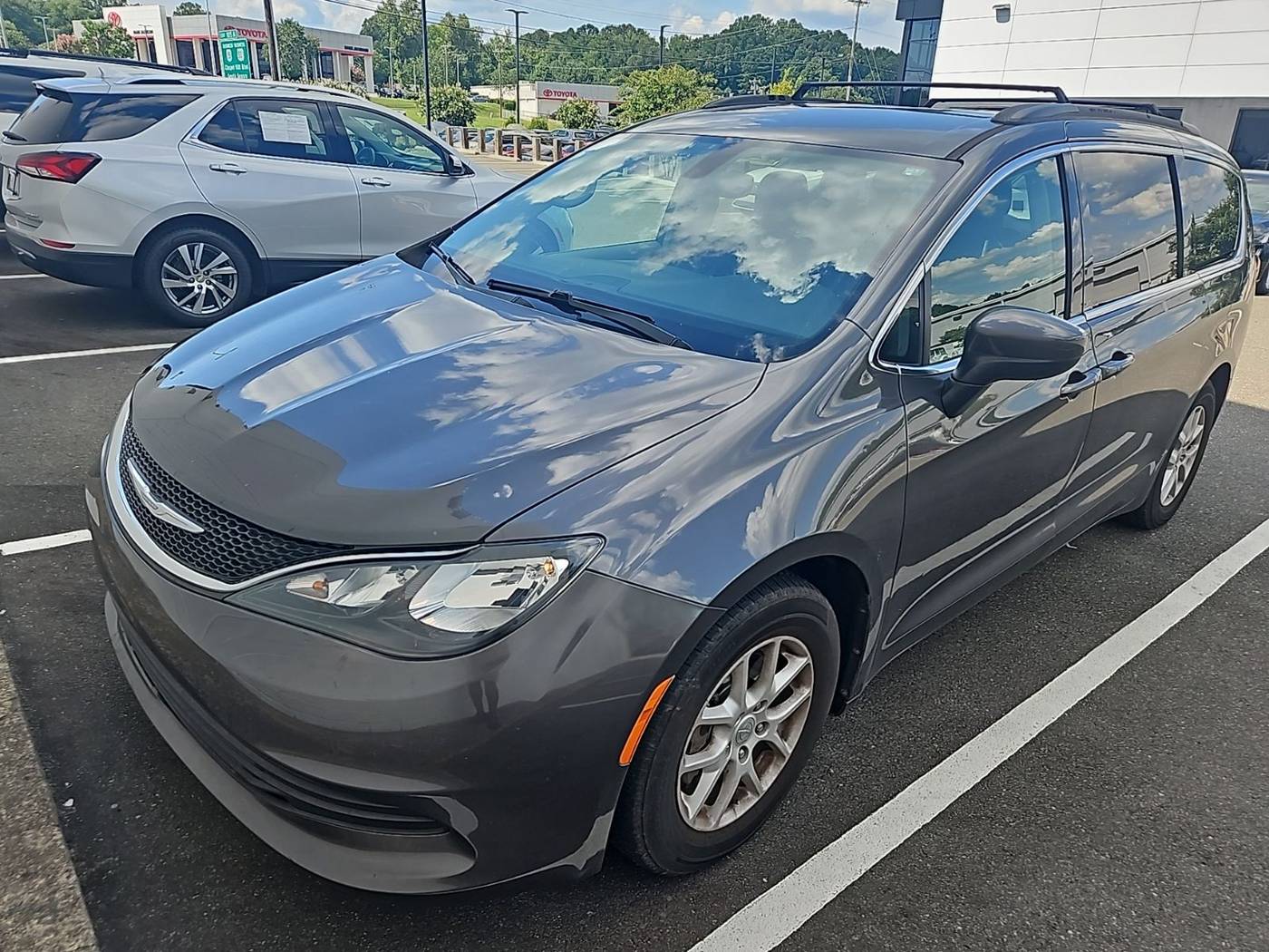 2017 Chrysler Pacifica Touring — Minivan — 135,680 mi — Durham, NC