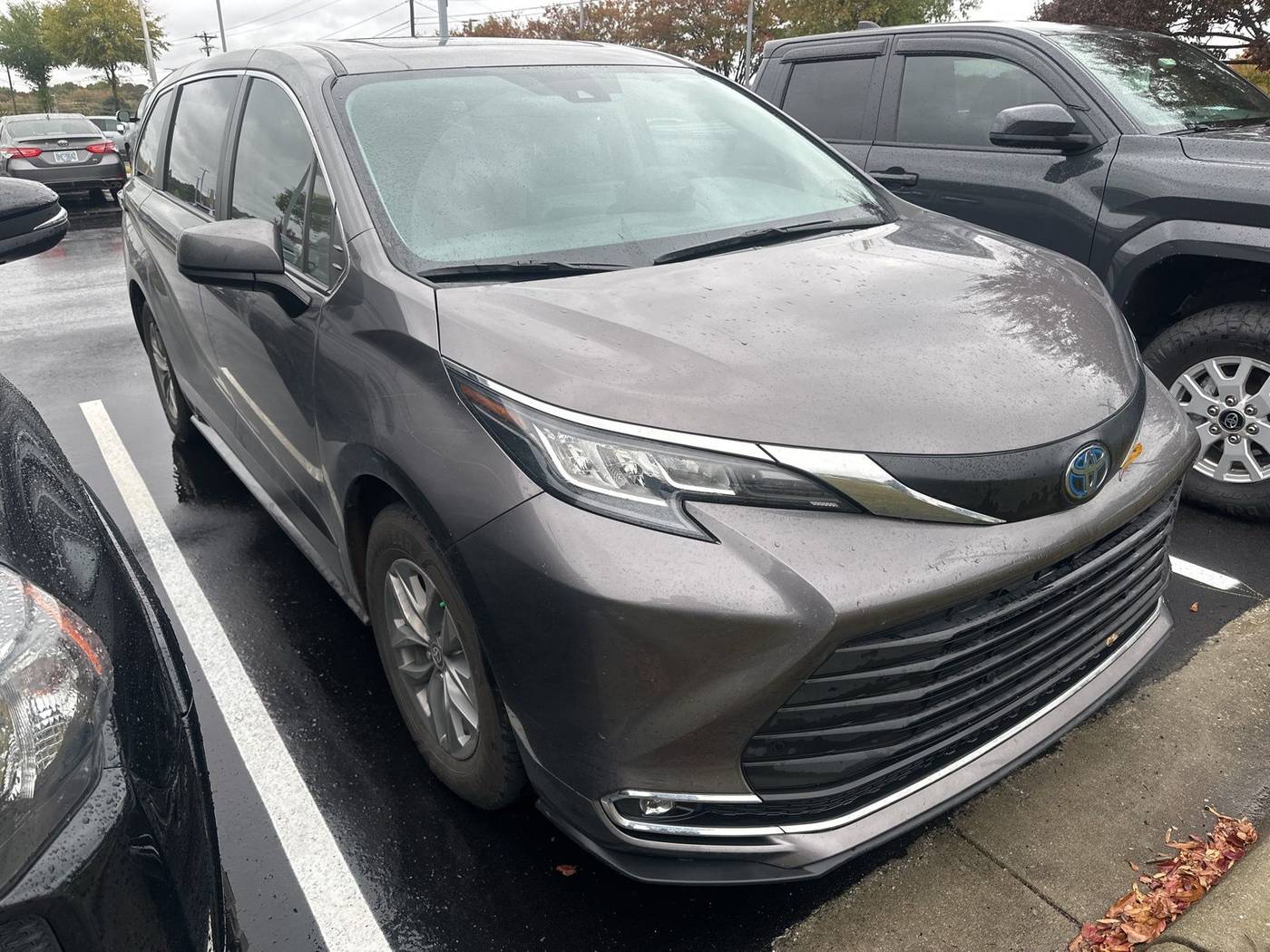 2022 Toyota Sienna XLE — Minivan — 63,173 mi — Durham, NC