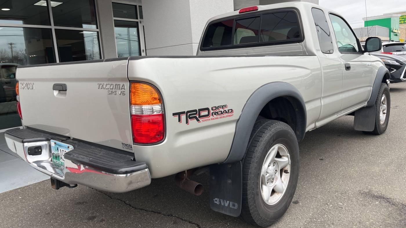 2004 Toyota Tacoma Base — Pickup Truck — 230,090 mi — Durham, NC