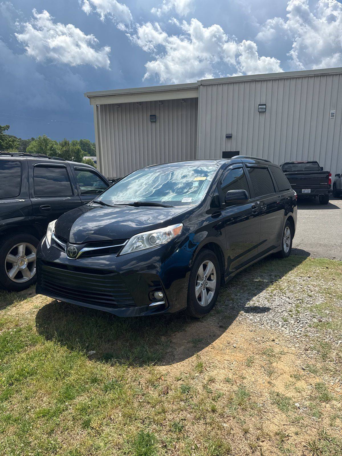 2018 Toyota Sienna L — Minivan — 128,139 mi — Durham, NC