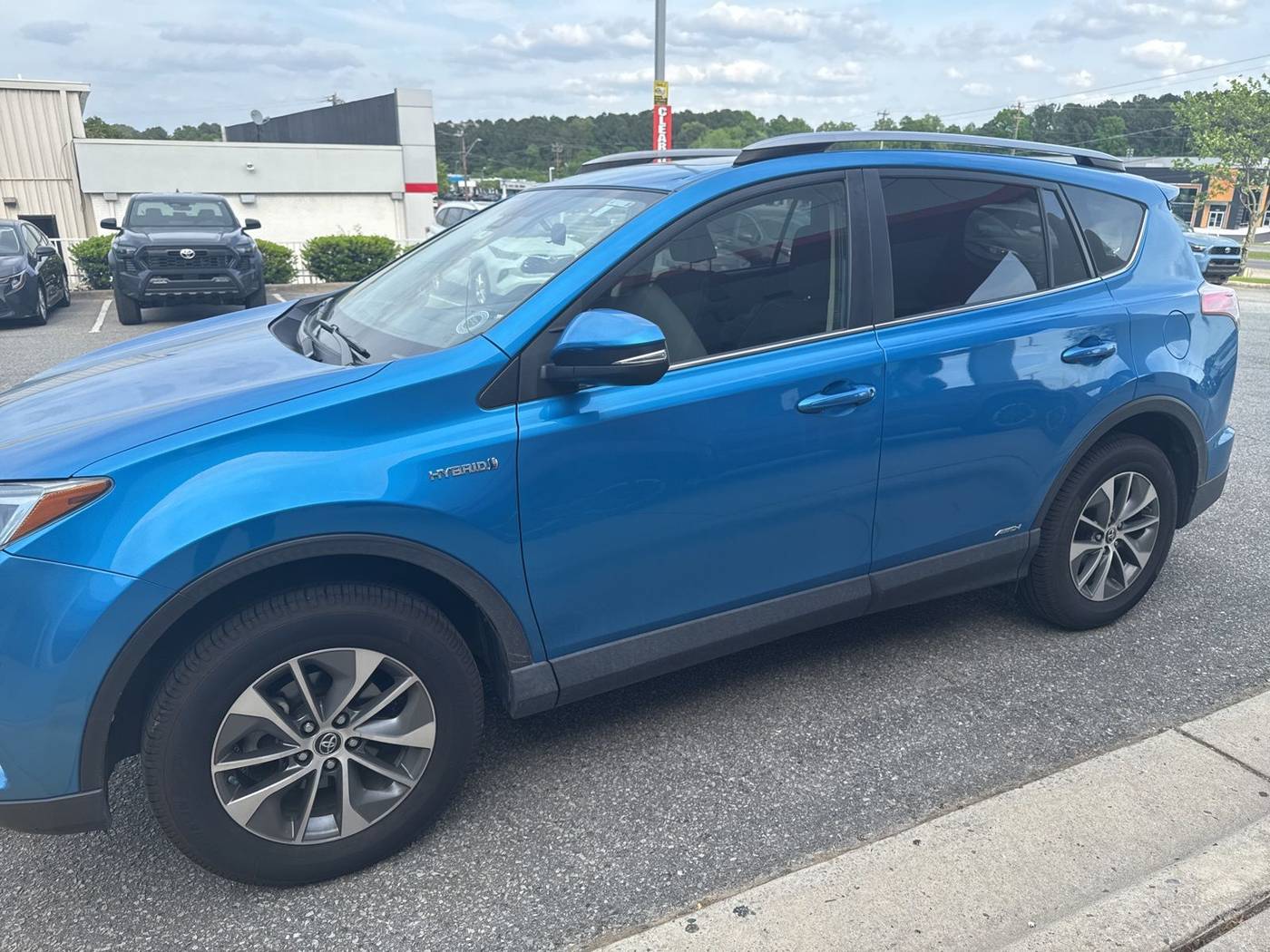 2018 Toyota RAV4 Hybrid XLE — SUV — 63,230 mi — Durham, NC