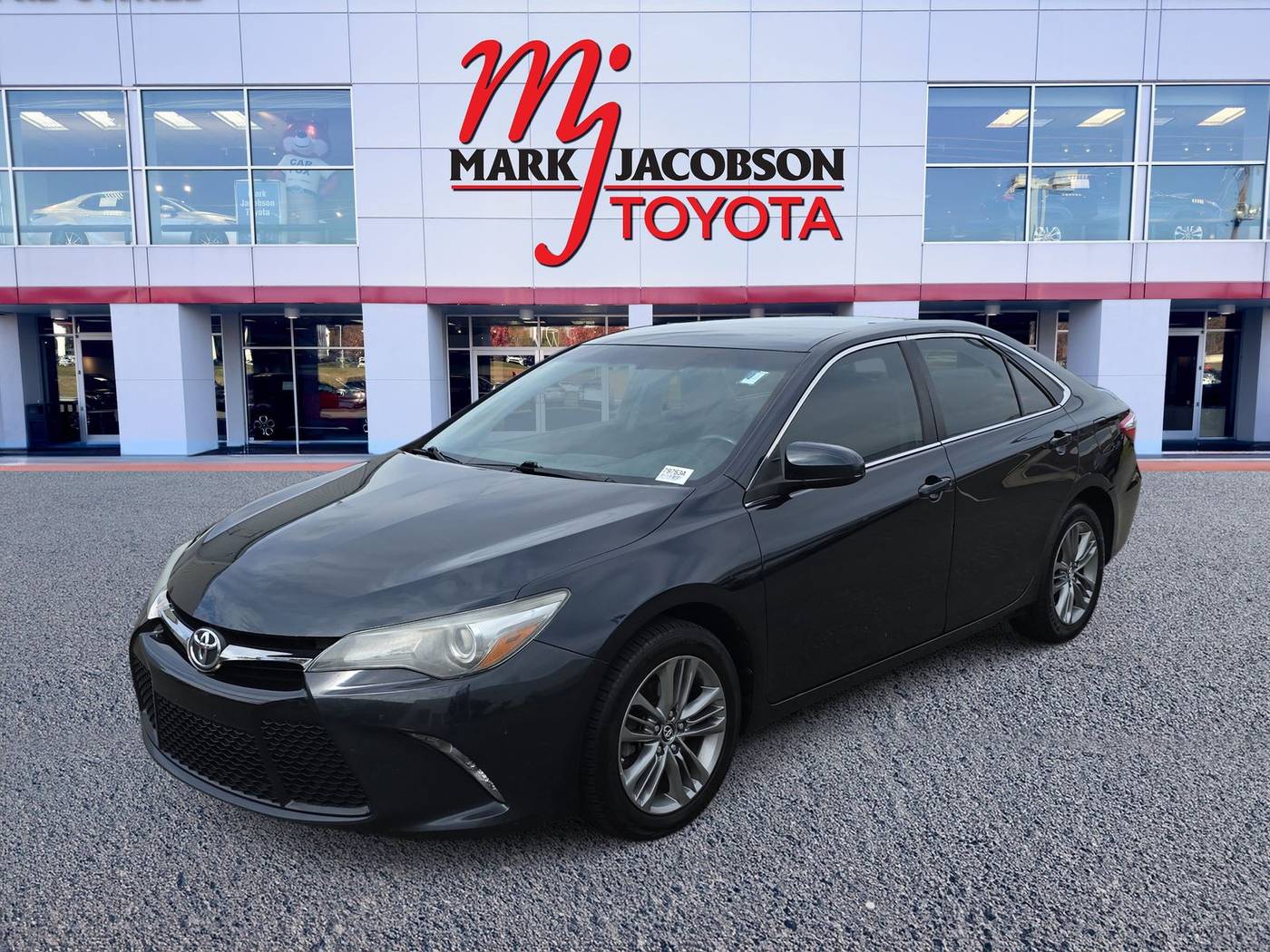 2016 Toyota Camry SE — Sedan — 140,639 mi — Durham, NC