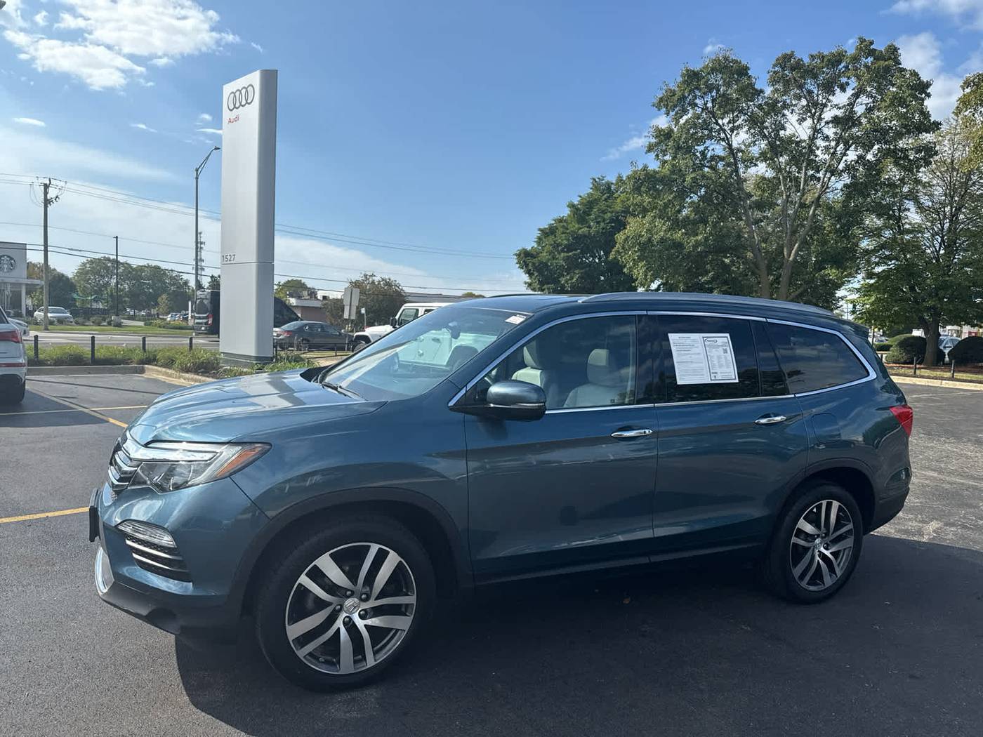 2017 Honda Pilot Touring — SUV — 72,320 mi — Naperville, IL