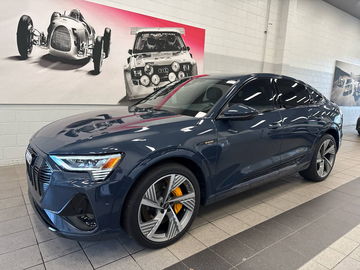2023 Audi e-tron S line Prestige — SUV — 11,306 mi — Naperville, IL