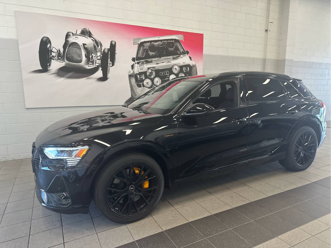 2022 Audi e-tron Chronos — SUV — 25,052 mi — Naperville, IL