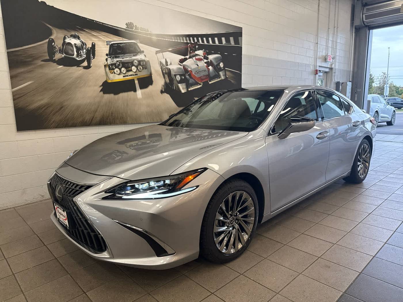 2025 Lexus ES ES 350 Ultra Luxury — Sedan — 5,395 mi — Naperville, IL