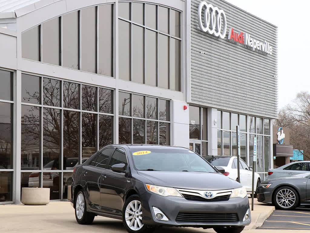 2014 Toyota Camry Hybrid LE — Sedan — 112,869 mi — Naperville, IL
