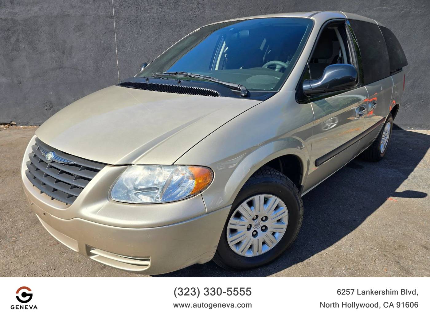 2007 Chrysler Town & Country Base — Minivan — 97,357 mi — Los Angeles, CA