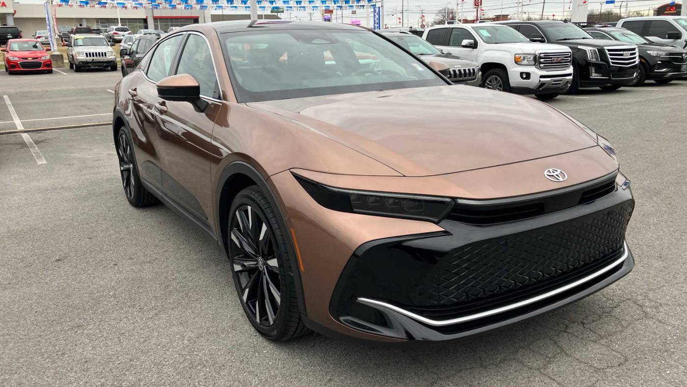 2025 Toyota Crown Platinum — Sedan — 5,464 mi — Hopkinsville, KY