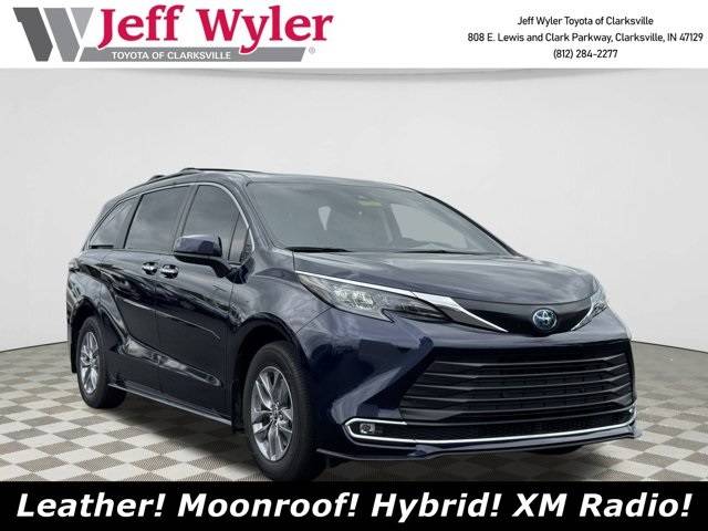 2024 Toyota Sienna XLE — Minivan — 17,702 mi — Clarksville, IN