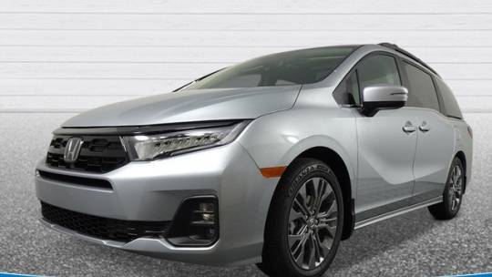 2025 Honda Odyssey Touring — Minivan — 10,967 mi — St. Louis, MO