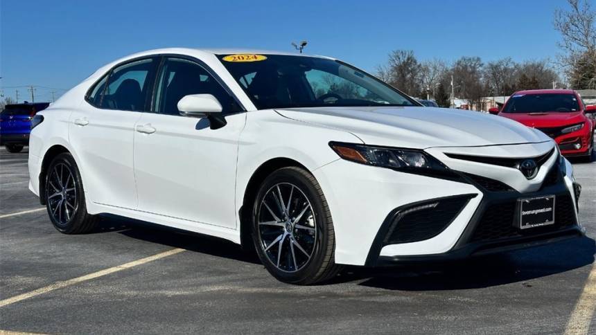 2024 Toyota Camry SE — Sedan — 8,286 mi — St. Louis, MO