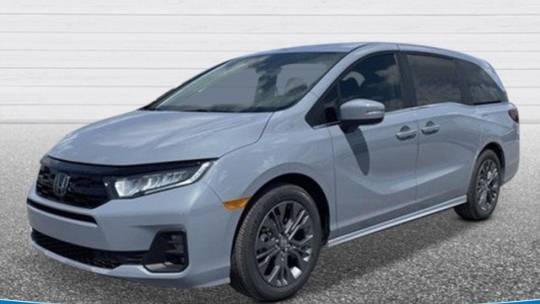 2025 Honda Odyssey Touring — Minivan — 2,129 mi — St. Louis, MO