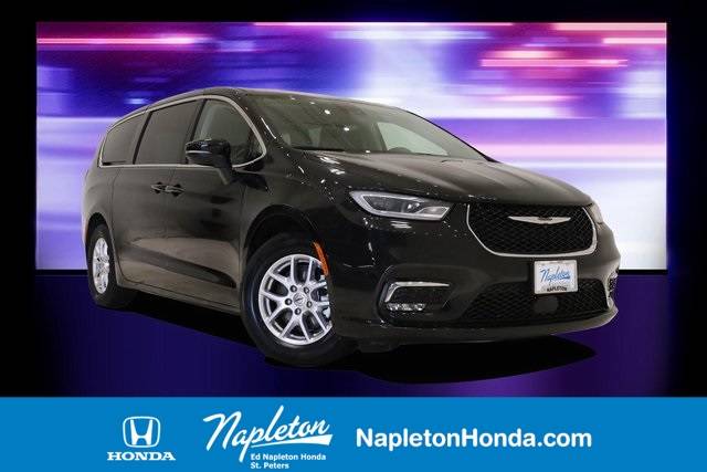 2023 Chrysler Pacifica Touring L — Minivan — 49,083 mi — St. Peters, MO