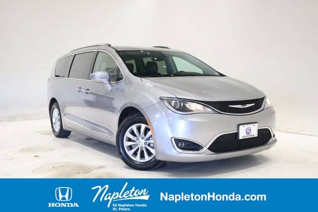 2018 Chrysler Pacifica Touring L — Minivan — 130,981 mi — St. Peters, MO