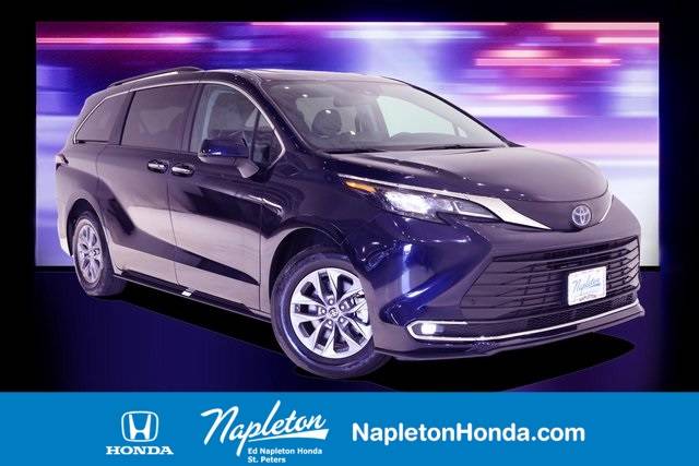 2024 Toyota Sienna XLE — Minivan — 24,082 mi — St. Peters, MO