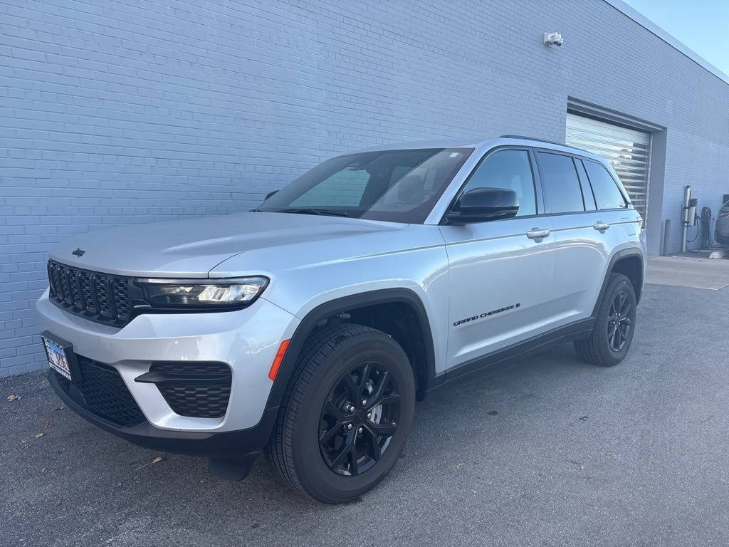 2025 Jeep Grand Cherokee Altitude X — SUV — 7,095 mi — Hinsdale, IL