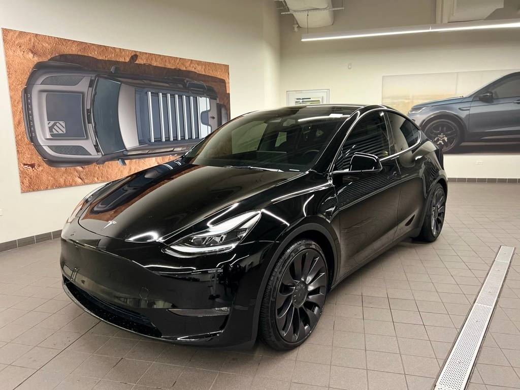 2024 Tesla Model Y Performance — SUV — 9,560 mi — Hinsdale, IL