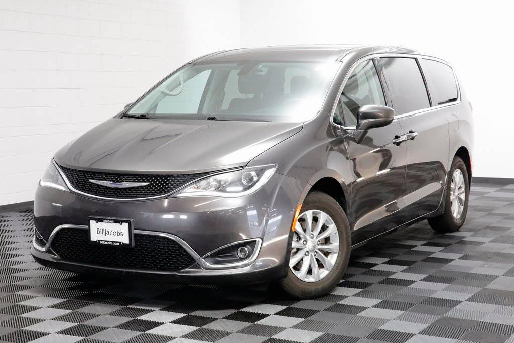 2018 Chrysler Pacifica Touring Plus — Minivan — 127,948 mi — Hinsdale, IL