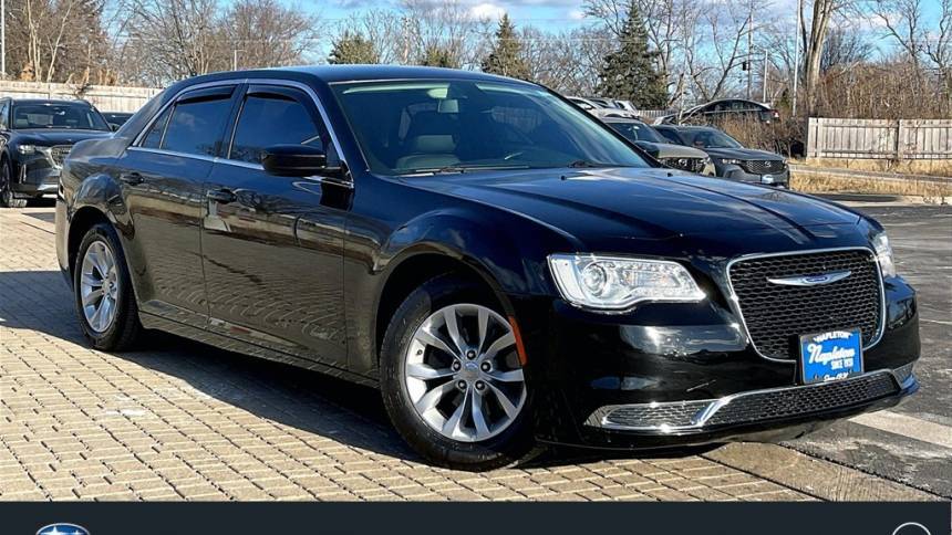 2019 Chrysler 300 Touring — Sedan — 62,106 mi — Palatine, IL