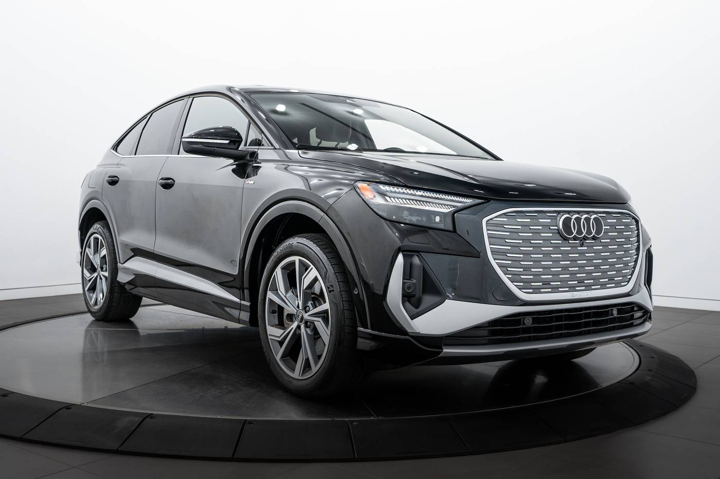 2023 Audi Q4 e-tron Prestige — SUV — 16,435 mi — Highland Park, IL