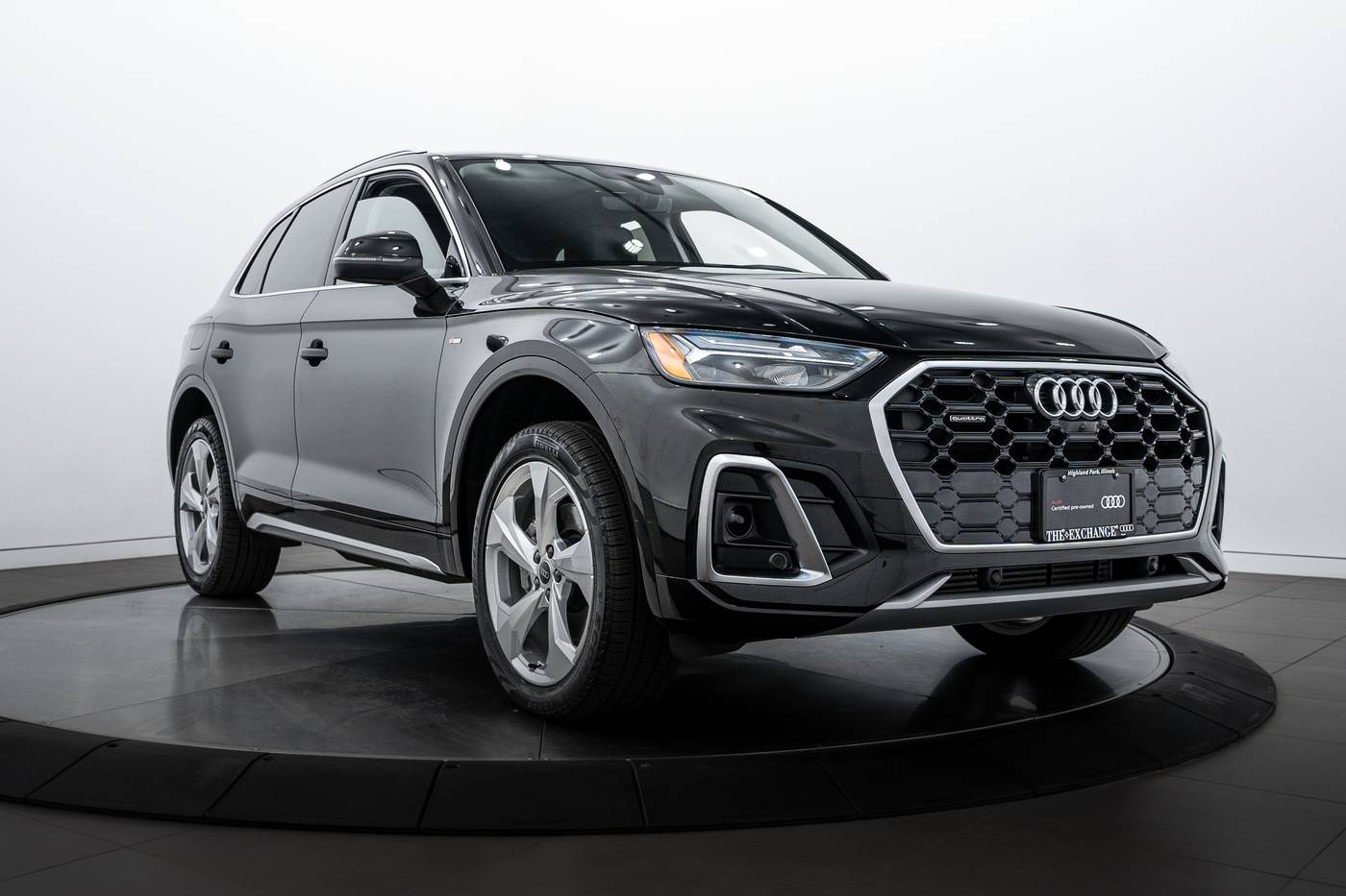 2025 Audi Q5 Premium Plus — SUV — 5,606 mi — Highland Park, IL