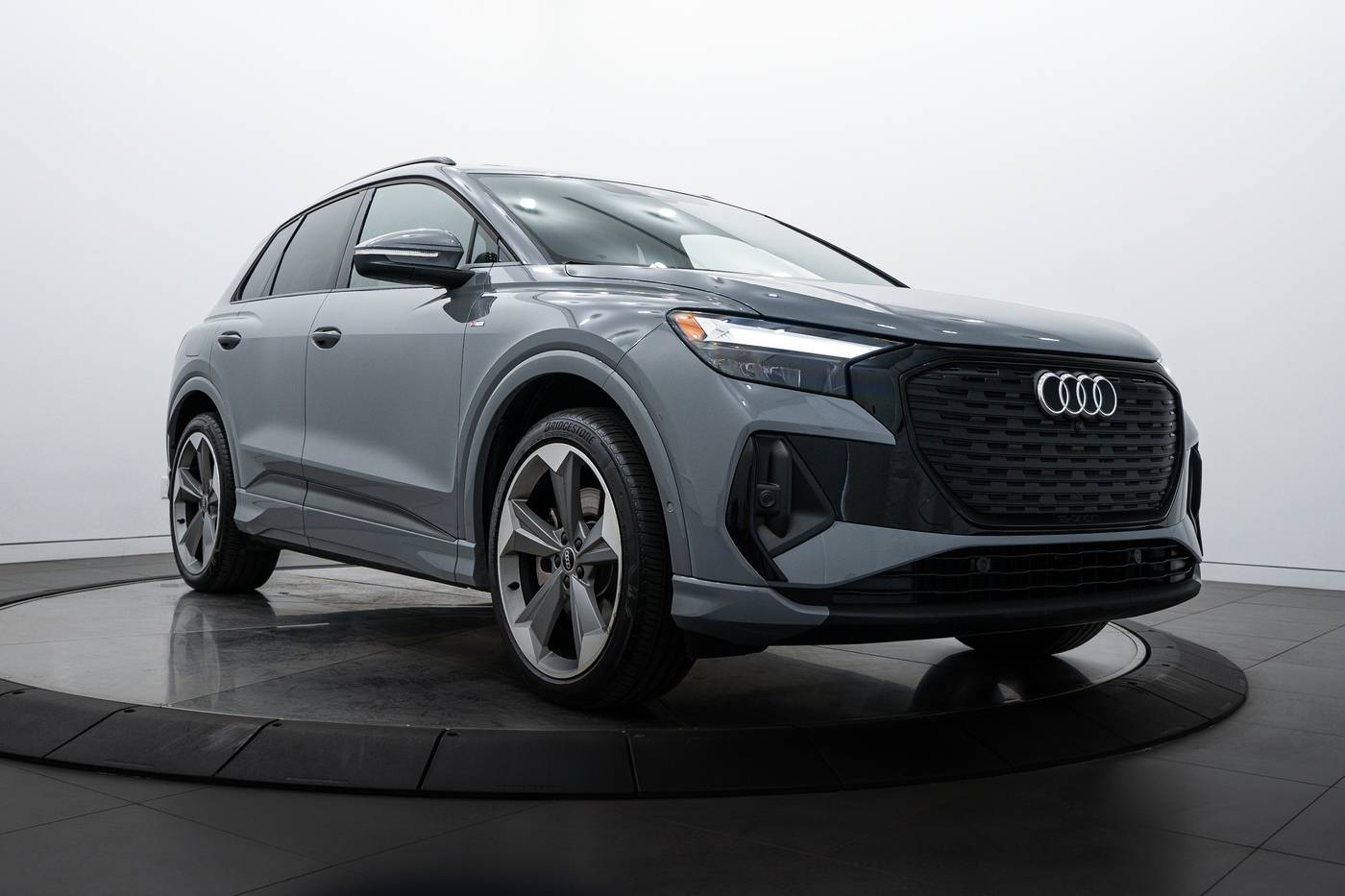 2024 Audi Q4 e-tron Premium Plus — SUV — 6,220 mi — Highland Park, IL
