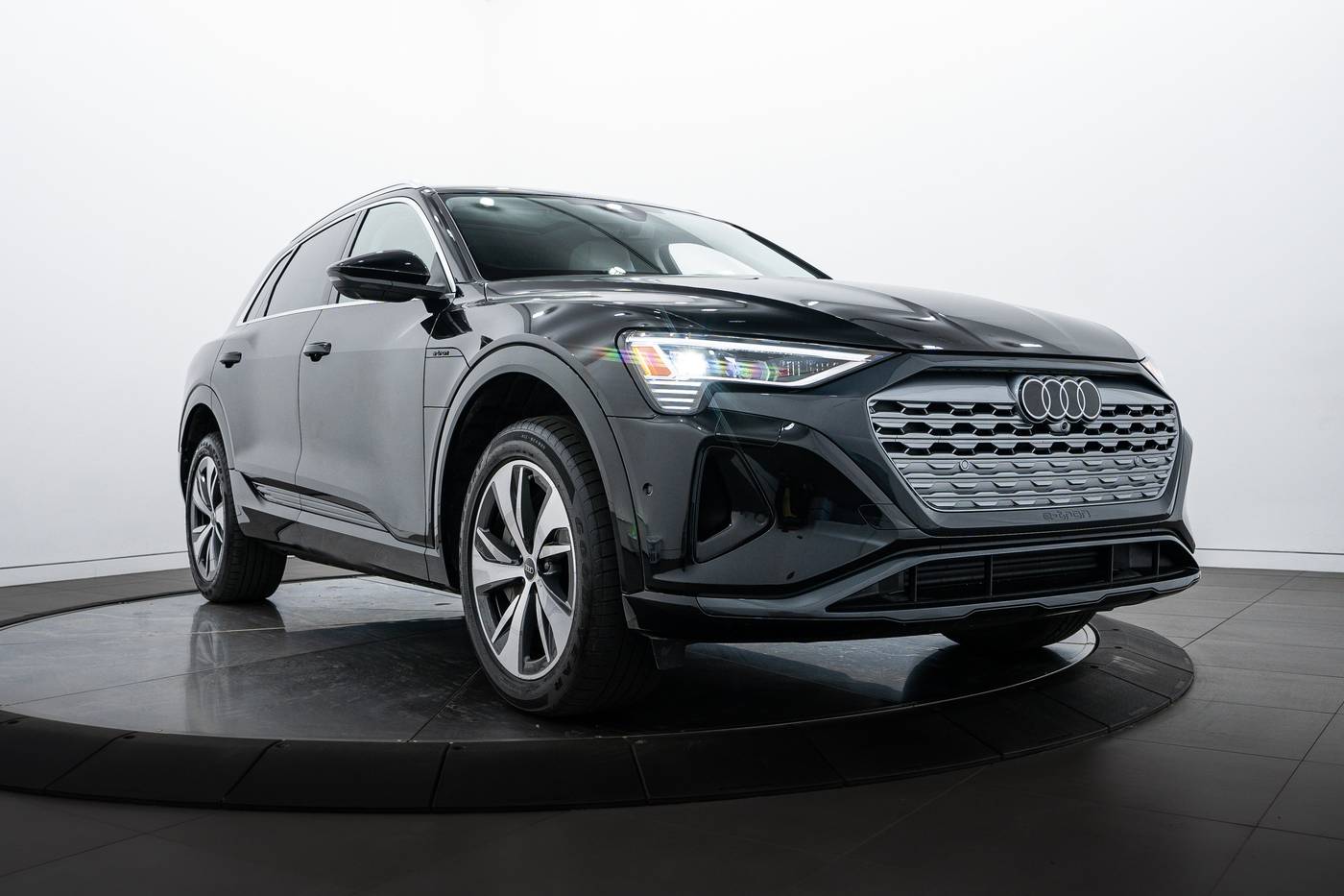 2024 Audi Q8 e-tron Premium Plus — SUV — 10,962 mi — Highland Park, IL