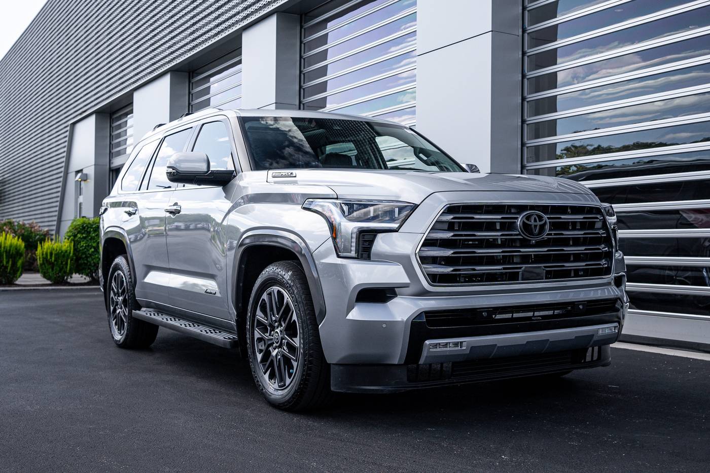 2024 Toyota Sequoia Limited — SUV — 24,964 mi — Highland Park, IL
