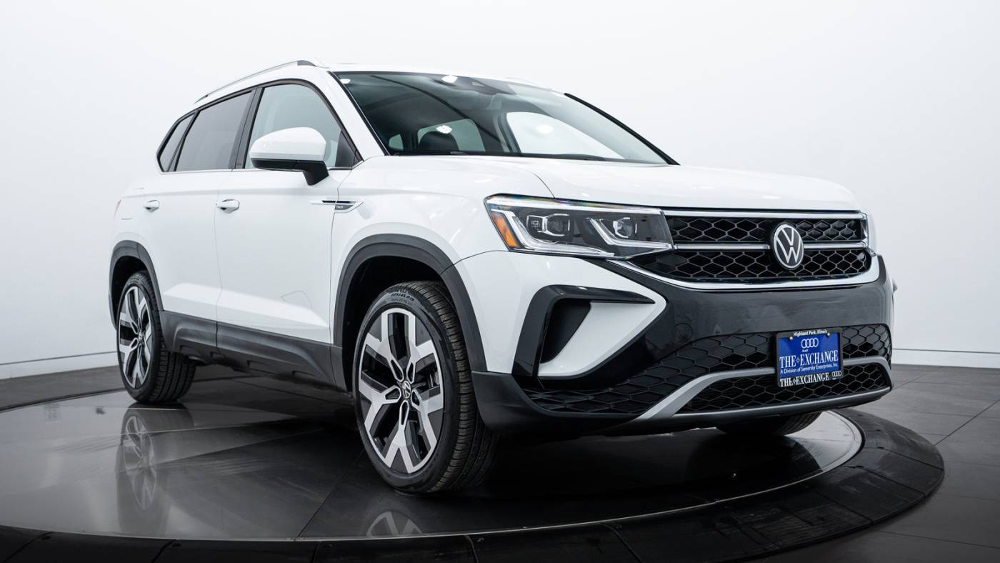2023 Volkswagen Taos SEL — SUV — 19,652 mi — Highland Park, IL