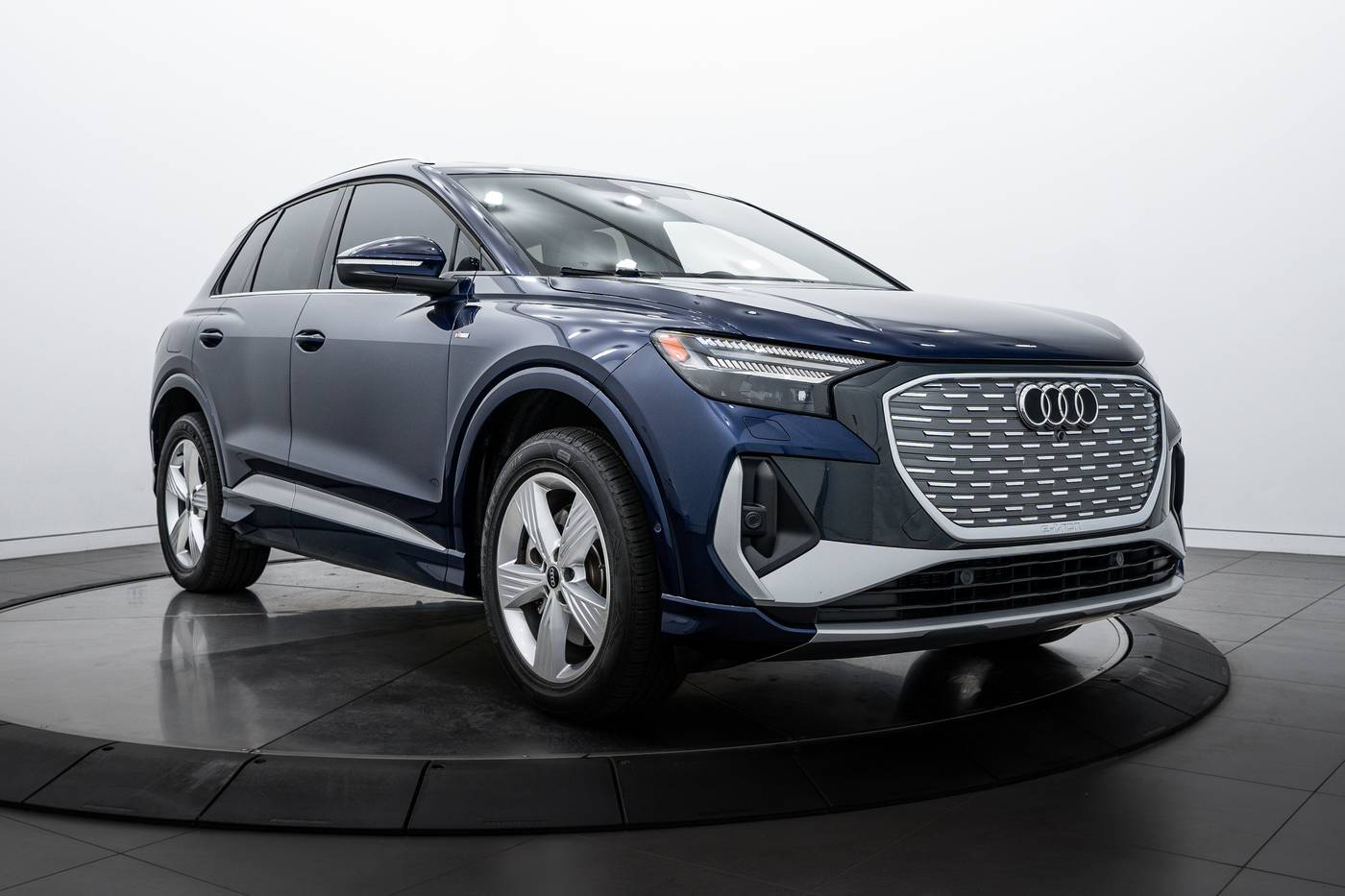 2023 Audi Q4 e-tron Prestige — SUV — 22,829 mi — Highland Park, IL