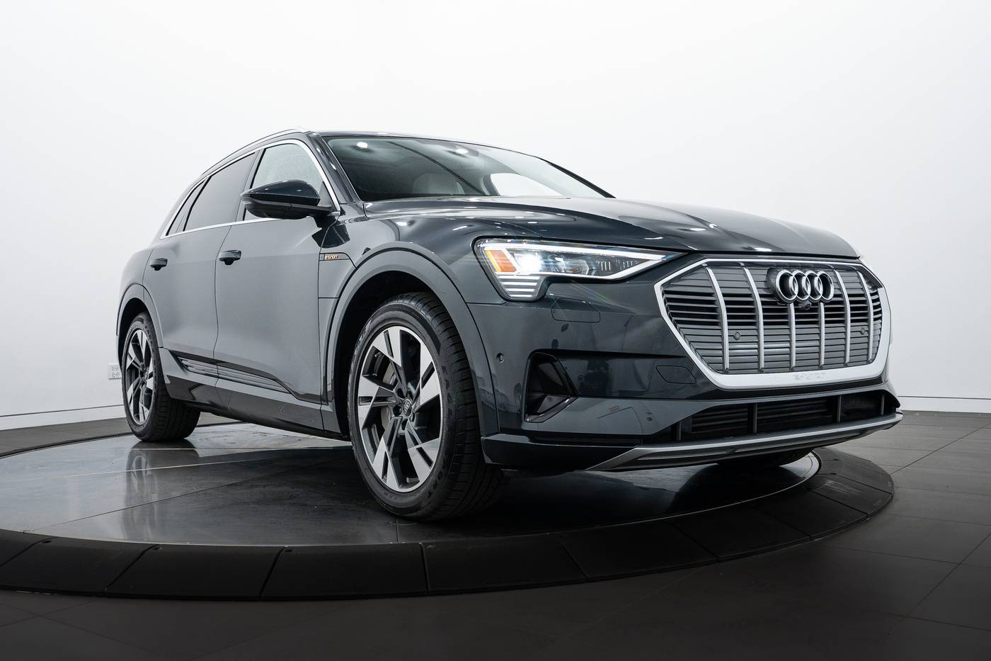 2023 Audi e-tron Premium Plus — SUV — 3,896 mi — Highland Park, IL