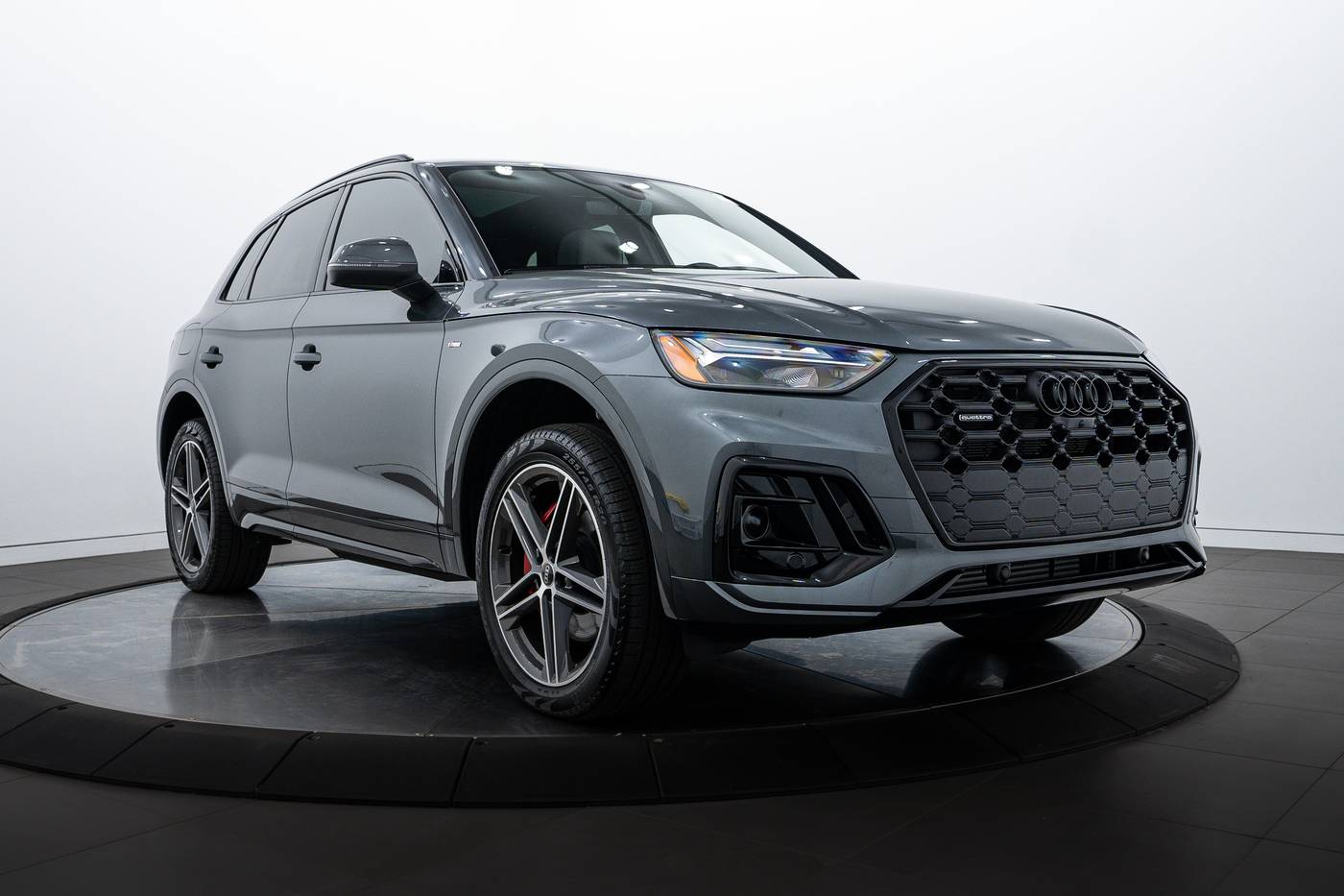 2024 Audi Q5 Plug-In Hybrid e Premium Plus — SUV — 2,209 mi — Highland Park, IL