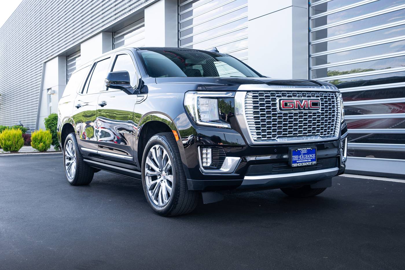 2023 GMC Yukon Denali — SUV — 15,564 mi — Highland Park, IL