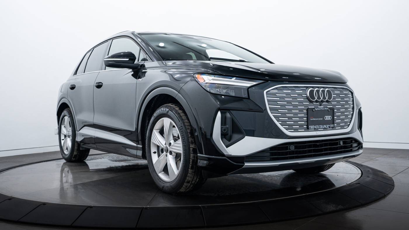 2024 Audi Q4 e-tron Premium Plus — SUV — 4,560 mi — Highland Park, IL