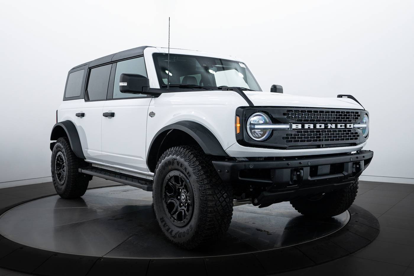 2024 Ford Bronco Wildtrak — SUV — 2,363 mi — Highland Park, IL