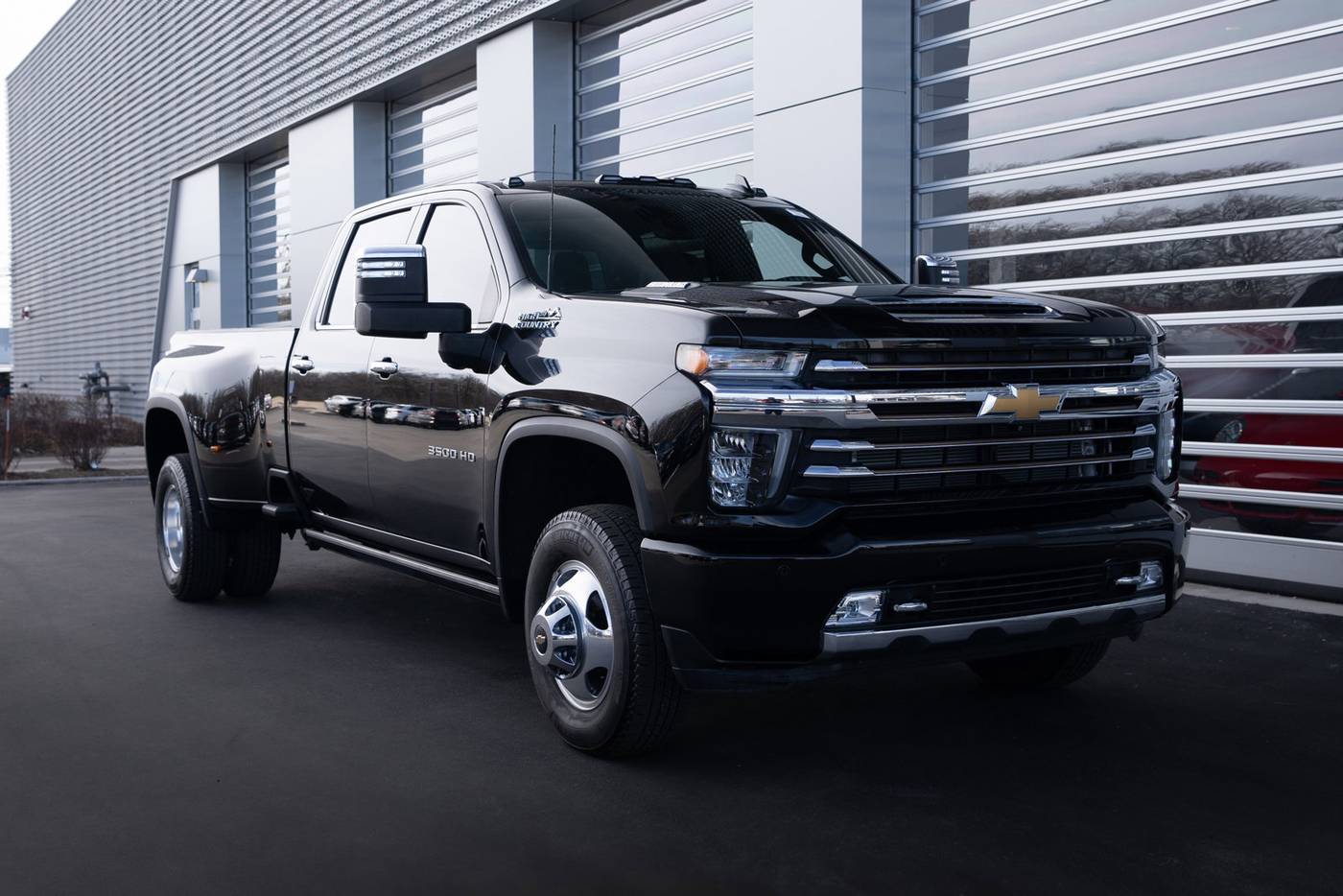 2022 Chevrolet Silverado 3500HD High Country — Pickup Truck — 6,242 mi — Highland Park, IL