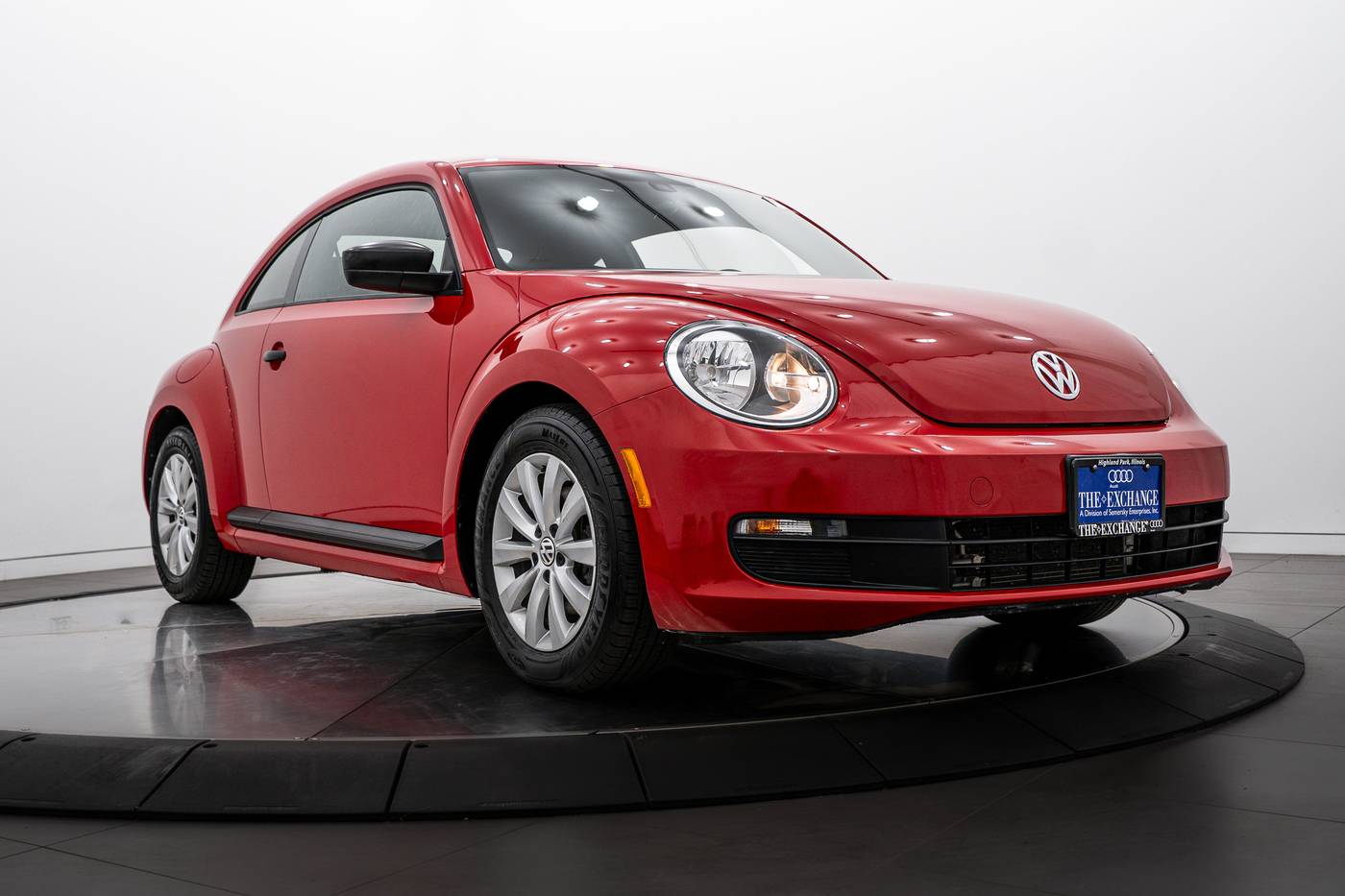 2016 Volkswagen Beetle 1.8T S — Hatchback — 39,347 mi — Highland Park, IL