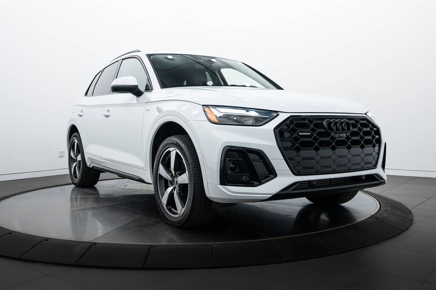 2023 Audi Q5 Premium Plus — SUV — 9,767 mi — Highland Park, IL