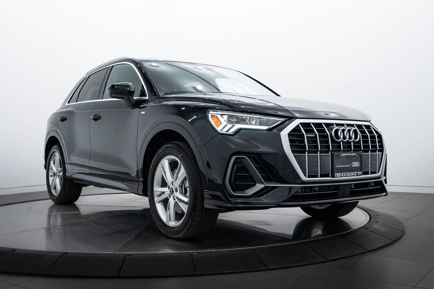 2024 Audi Q3 S line Premium — SUV — 3,756 mi — Highland Park, IL